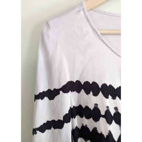 Young Fabulous and Broke Tie Dye Twist Hem Keyhole Front Top - Picture 4 of 6